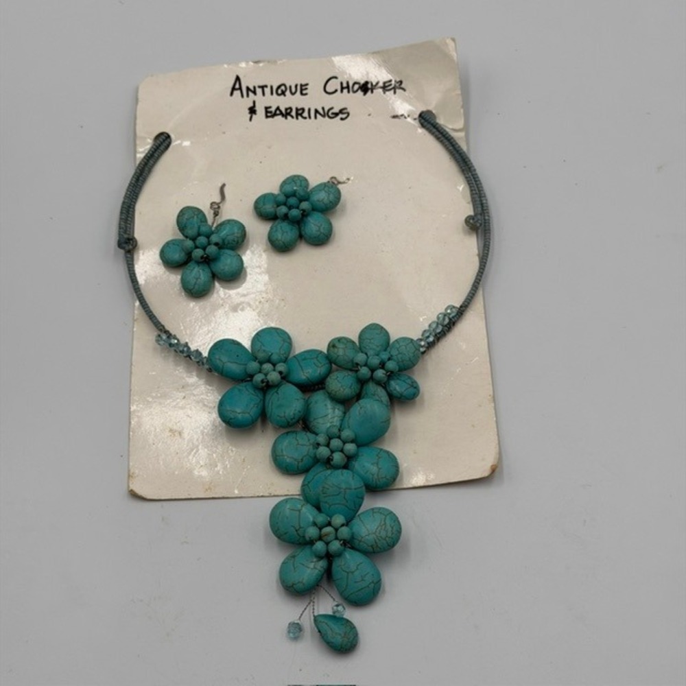Vintage Turquoise Blue Howlite Floral Choker Necklace and Earrings Jewelry Set
